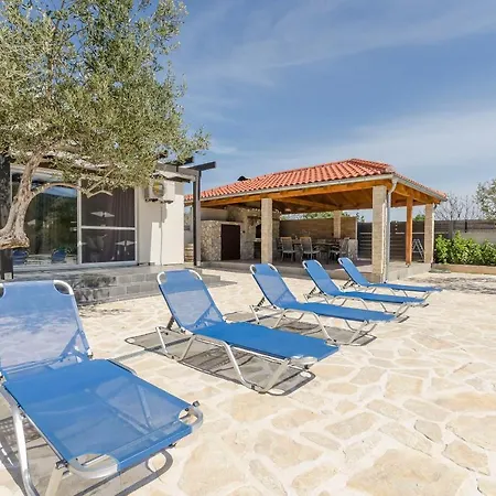 House Hacienda * Tribalj