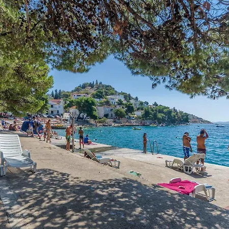 House Hacienda بيت للعطل Tribalj