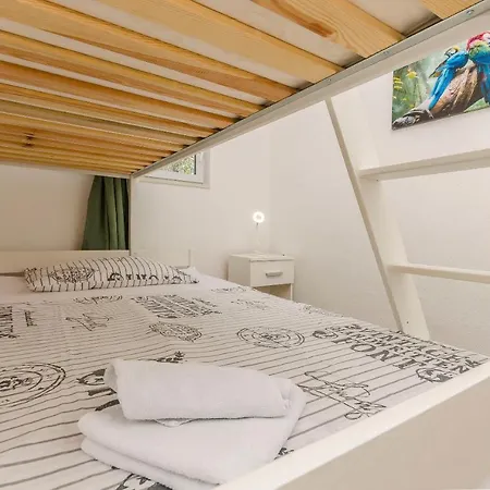 House Hacienda بيت للعطل Tribalj