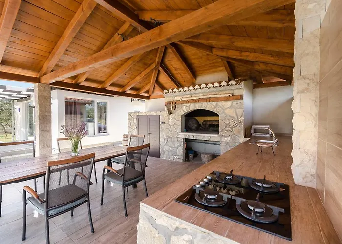 House Hacienda 度假居 Tribalj